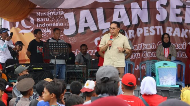 
					Foto: Penjabat (Pj) Bupati Penajam Paser Utara (PPU), Makmur Marbun, menekankan pentingnya memberikan dukungan dan perhatian khusus kepada Usaha Mikro, Kecil, dan Menengah (UMKM) di wilayahnya. (DOK. Istimewa)