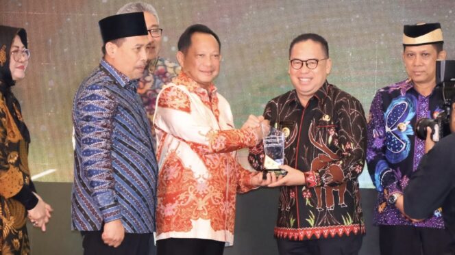 
					Foto: Penjabat Bupati Penajam Paser Utara (PPU), Makmur Marbun, berhasil meraih penghargaan bergengsi dalam kategori Kesejahteraan Rakyat Fiskal Rendah. (DOK. Istimewa)