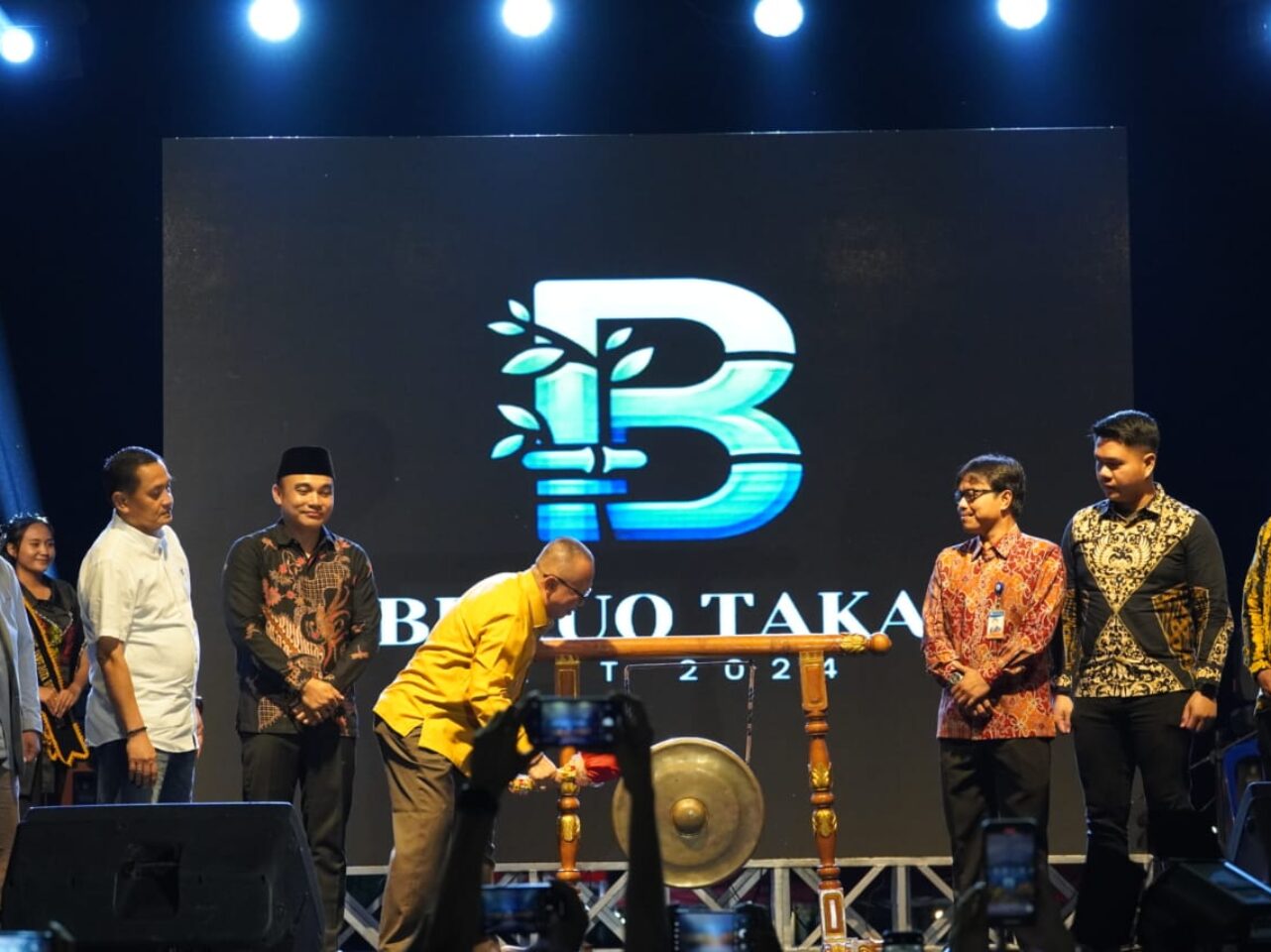 Disporapar Paser Gelar Benuo Taka Festival