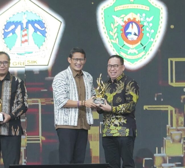 Pj Bupati PPU Makmur Marbun Terima Penghargaan Nasional: Apresiasi Inovasi Ekonomi Kreatif dan Pariwisata