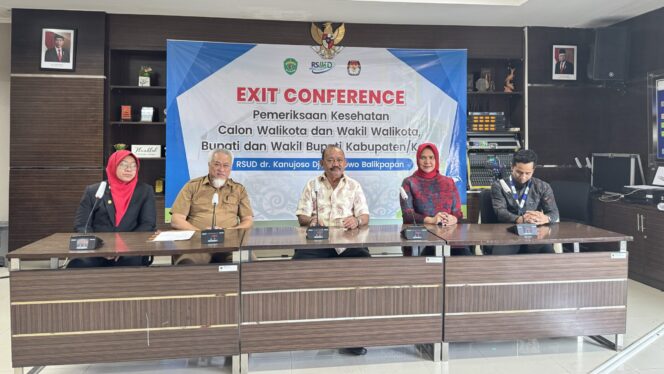 
					Foto:  Pasangan Calon (Paslon) Bupati dan Wakil Bupati Kabupaten Penajam Paser Utara (PPU), Andi Harahap dan Dayang Donna Faroek yang dikenal dengan sebutan Paslon ANDA telah menyelesaikan rangkaian tes kesehatan. (DOK. CahayaBorneo.com)