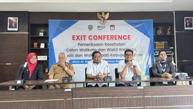 
					Foto: Pasangan Calon (Paslon) Bupati dan Wakil Bupati Kabupaten Penajam Paser Utara (PPU), Hamdam Pongrewa dan Ahmad Basir telah menyelesaikan rangkaian tes kesehatan di Rumah Sakit Kanujoso Djatiwibowo (RSKD) Balikpapan. (DOK. CahayaBorneo.com)