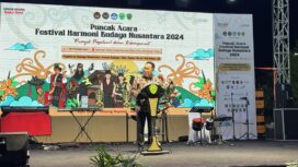 Foto: Penjabat (Pj) Bupati Penajam Paser Utara (PPU), Makmur Marbun menghadiri acara malam penutupan Festival Harmoni Budaya Nusantara tahun 2024, dengan tema