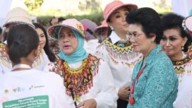 Foto: Kunjungan Ibu Iriana dan rombongan di Kecamatan Sepaku. (DOK. Istimewa)
