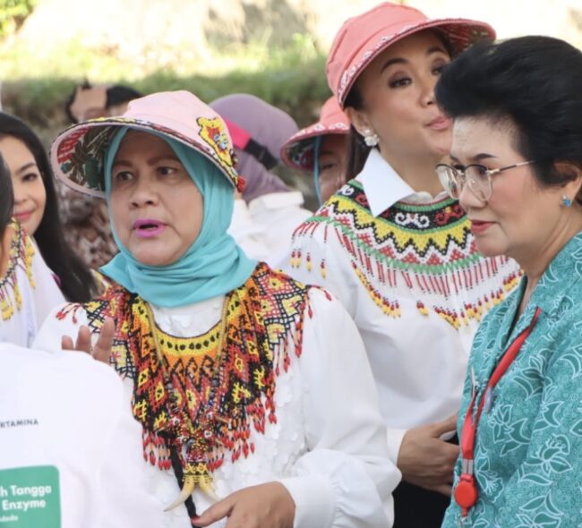 Ibu Iriana Jokowi dan OASE KIM Pantau Program Gizi Anak dan Pengolahan Sampah di PPU