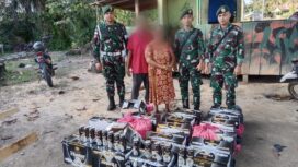 Foto: Satgas Pamtas RI-Malaysia Yonarmed 11 Kostrad kembali berhasil menggagalkan upaya penyelundupan minuman keras (miras) merek Huster sebanyak 480 kaleng. (DOK. Istimewa)