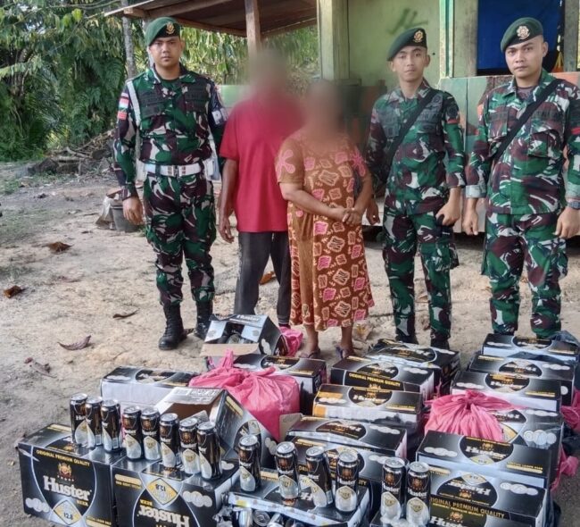 Satgas Pamtas Yonarmed 11 Kostrad Gagalkan Penyelundupan 480 Kaleng Miras Merek Huster di Nunukan