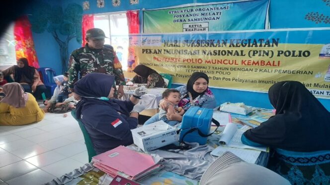 
					Foto: Bagian dari pelaksanaan TNI Manunggal Membangun Desa ( TMMD ) ke 122 Tahun Anggaran 2024, jajaran kerja Kodim 0914 Tana Tidung laksanakan kegiatan non fisik di beberapa desa yang ada di Kabupaten Tana Tidung. (DOK. Istimewa)