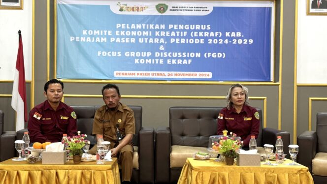
					Foto: kegiatan Focus Groups Discussion (FGD) dengan tema Kolaborasi Komite Ekraf PPU dengan Stakeholder Lingkup Pemerintah Kabupaten PPU dilaksanakan di Rich Function Hall – Kampung Inggris, Lawe-Lawe, Selasa, (26/11/2024). (DOK. CAHAYABORNEO/DMS)