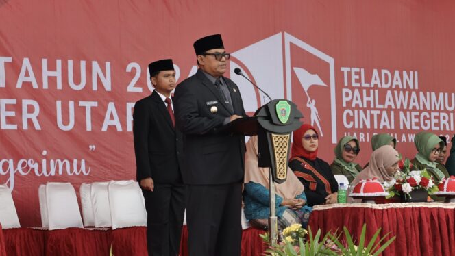 
					Foto: Penjabat (Pj) Bupati Penajam Paser Utara (PPU), Zainal Arifin, memimpin upacara peringatan Hari Pahlawan Tahun 2024 yang digelar di halaman Kantor Bupati PPU. (DOK. HUMAS PPU)