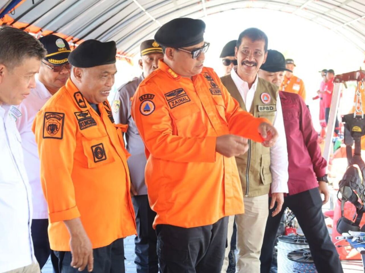 Pemerintah PPU melalui BPBD PPU menggelar apel gelar pasukan dan peralatan penanggulangan bencana di halaman Kantor Bupati PPU, Rabu (13/11/2024). (Dok. Istimewa)