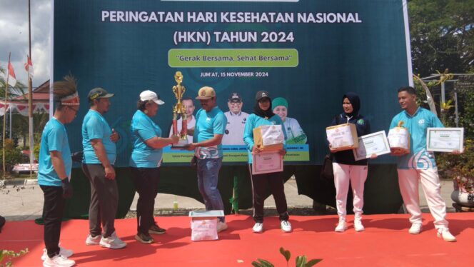 
					Kepala Dinas Kesehatan PPU, dr. Jansje Grace Makisurat pada saat pertemuan di Kantor Dinkes bertepatan dengan hari Kesehatan Nasional 2024. (Dok : CahayaBorneo/AJI)