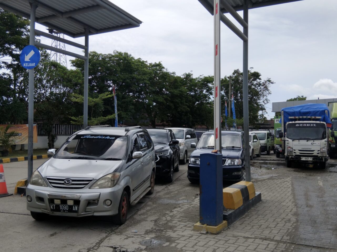 Keadaan pelabuhan Ferry menjelang Nataru. (Dok : CahayaBorneo/AJI)