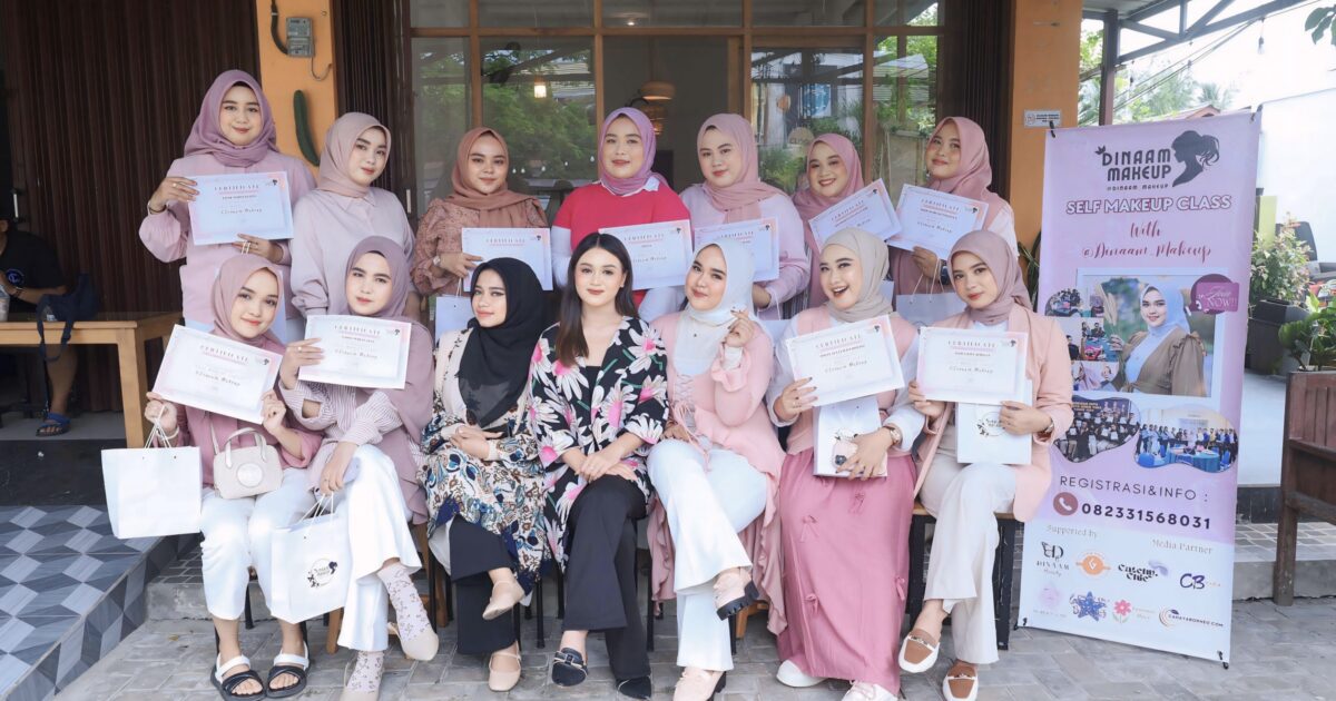 Dina Make Up Sukses Gelar Beauty Class di Penajam, Dorong Generasi Muda Kuasai Skill Make Up