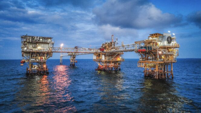 
					Foto: PT Pertamina Hulu Mahakam (PHM) merayakan usia emas ke-50 tahun Lapangan Bekapai yang merupakan lapangan lepas pantai (offshore) pertama dan tertua di Wilayah Kerja (WK) Mahakam, Kalimantan Timur. (DOK. Pertamina)