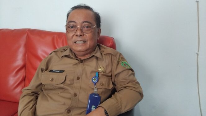 
					Foto : Kepala Disnakertrans PPU, Marjani pada saat ditemui di kantornya (Dok : CahayaBorneo/AJI)