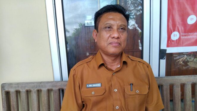 
					Kepala Disdikpora PPU, Andi Singkerru pada saat di wawancara di kantornya (Dok : CahayaBorneo/AJI)