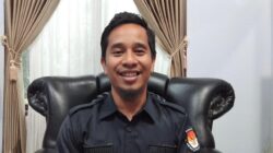 Ketua KPU PPU, Ali Yamin Ishak, pada saat ditemui di kantor KPU PPU (Dok : CahayaBorneo/AJI)