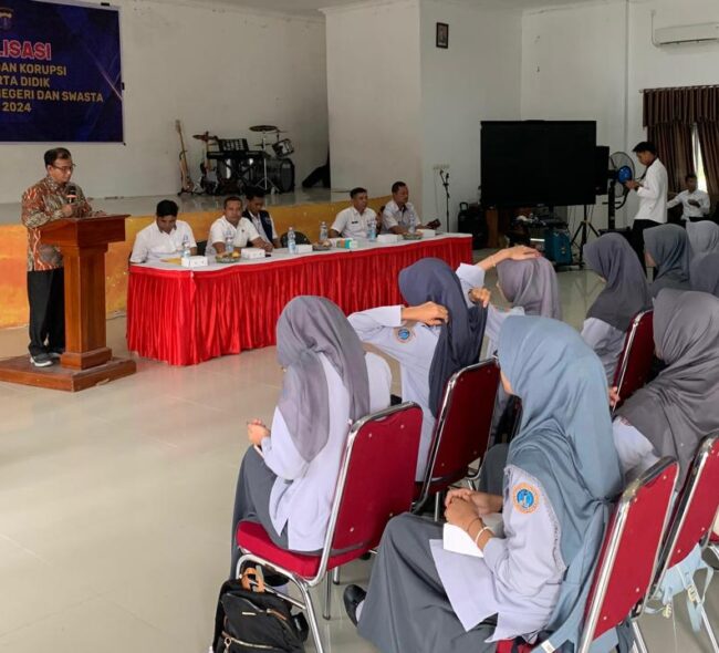 Polres PPU Gelar Sosialisasi Cybercrime dan Anti Korupsi, Siswa Antusias