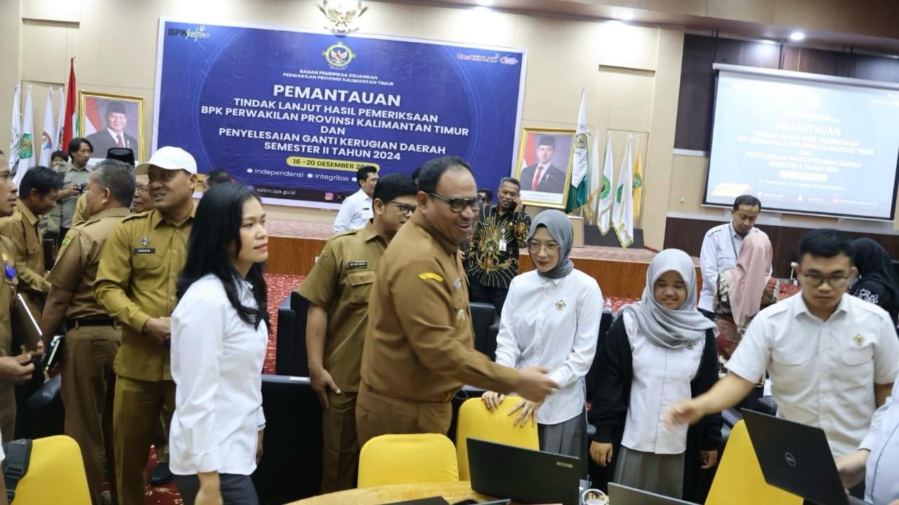 Penjabat (Pj) Bupati PPU, Zainal Arifin menghadiri Pemantauan Tindak Lanjut Hasil Pemeriksaan Badan Pemeriksa Keuangan (BPK) RI, di Kantor BPK Perwakilan Kaltim, Samarinda, Senin, (16/12/2024). (Dok. Humas PPU)