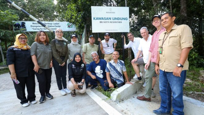 
					Foto: Kepala Otorita Ibu Kota Nusantara (IKN), Basuki Hadimuljono, meresmikan Kawasan Lindung IKN di Samboja Lestari, Desa Margomulyo, Kecamatan Samboja Barat, pada Jumat (10/1/2025). 