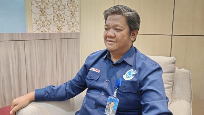 
					Direktur Perumda Air Minum Danum Taka, Abdul Rasyid, pada saat ditemui di kantornya (Dok : CahayaBorneo/AJI)