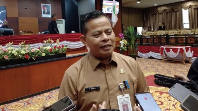 
					Sekretaris Daerah (Sekda) PPU, Tohar, pada saat diwawancarai awak media (dok : istimewa)