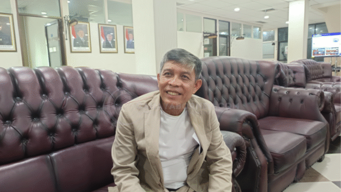 
					
Foto: Anggota DPRD PPU, Thohiron pada saat di wawancarai di kantor DPRD PPU (Dok : CahayaBorneo/AJI)