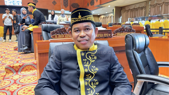 
					Foto: Ketua DPRD PPU, Raup Muin para saat sesi wawancara di gedung paripurna DPRD PPU (Dok : CahayaBorneo/AJI)