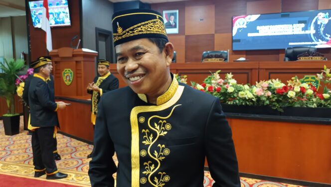
					Foto: Ketua DPRD PPU, Raup Muin pada saat sesi wawancara dengan awak media (Dok : CahayaBorneo/AJI)