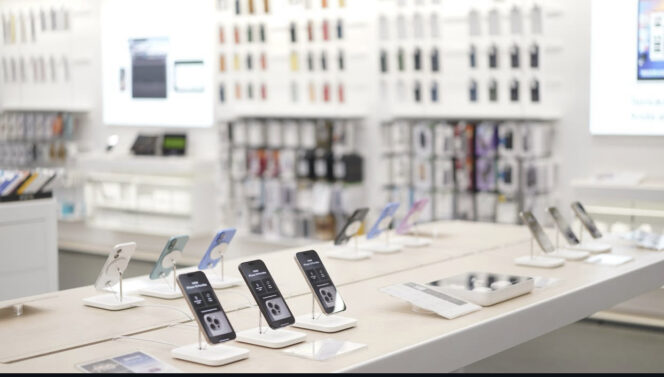 
					foto deretan iphone 16, sumber: instagram/iboxindonesia