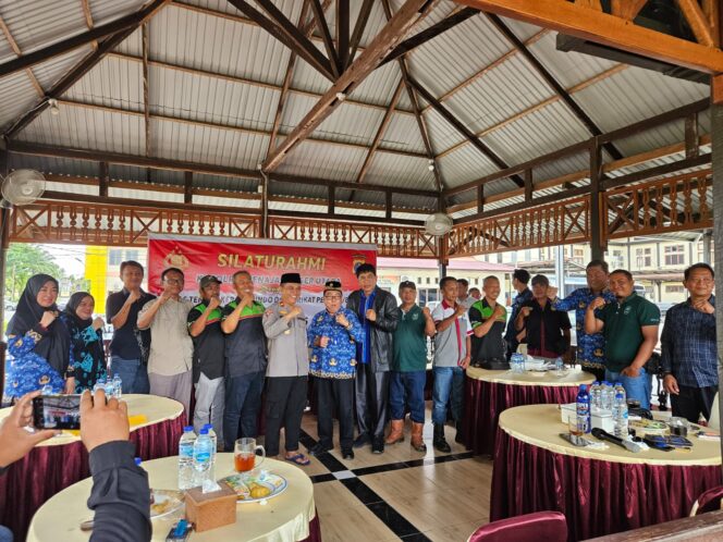 
					foto : silahturahmi bersama (Dok : Istimewa)