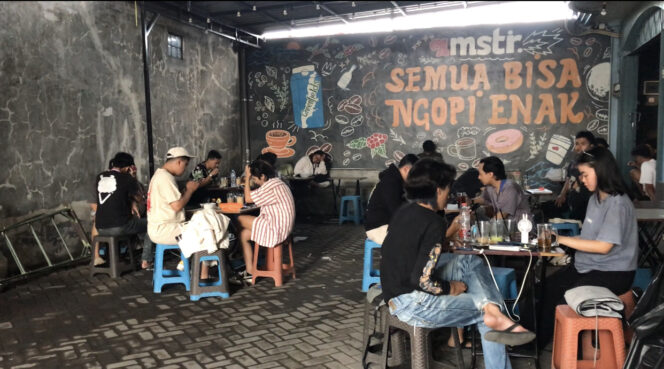 
					Suasana di salah satu kedai kopi di kota Malang (Dok.Pribadi)