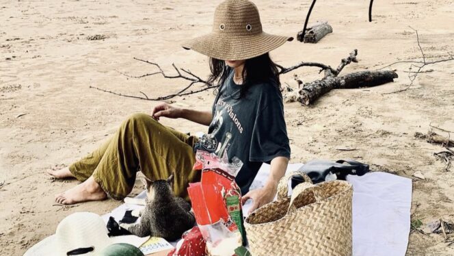 
					Foto liburan di pantai, sumber: instagram/muluadian