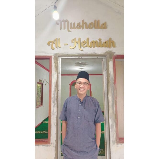 
					Ruben Onsu saat berada di Musala Al-Helmiah, sumber:instagram/ruben_onsu