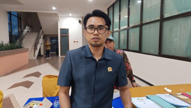 
					foto : Anggota DPRD PPU, M Bijak Ilhamdani pada saat ditemui di gedung Parnipurna DPRD (Dok : CahayaBorneo/AJI)