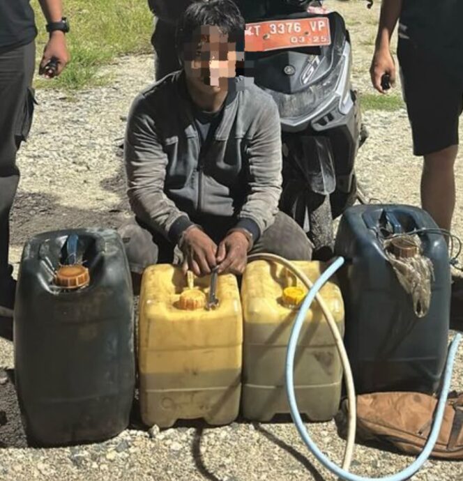 
					Foto: Aco pelaku pencurian bensin (Dok: HUMASPOLRIPPU)