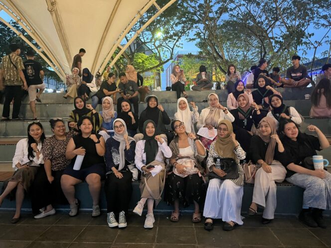 
					Foto: Acara pembacaan surat-surat Kartini (Dok.FJPIKaltim)