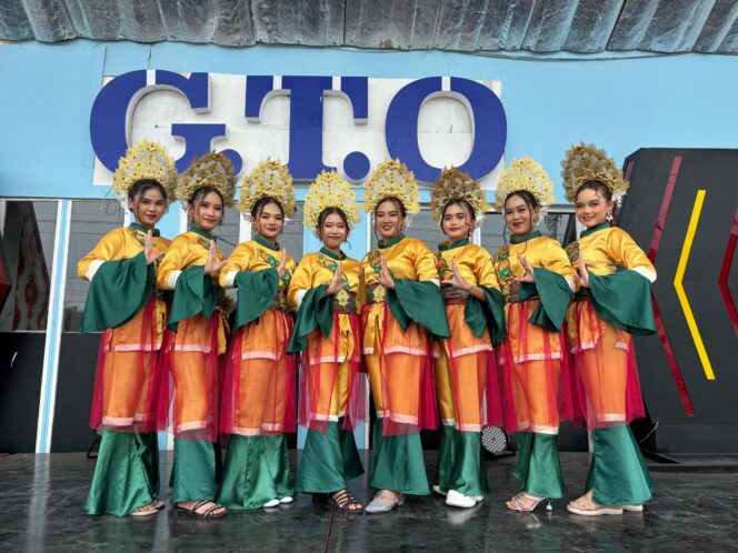 
					Foto: Sanggar Seni Entero dari Kabupaten Penajam Paser Utara (PPU), Kalimantan Timur, menjadi salah satu delegasi yang mewakili Indonesia dalam ajang bergengsi 35th Thailand International Folklore Festival, yang berlangsung pada 11–16 April 2025. (DOK. Istimewa)