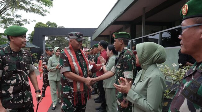 Foto: Pangdam melaksanakan kunjungan kerja di wilayah Kodim 0912/Kutai Barat (Dok. Pendam VI/Mlw)