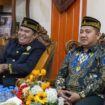 foto :  Bupati Mudyat Noor dalam pertemuan silaturahmi yang penuh kehangatan dengan Sultan Paser, Aji Muhammad Jarnawi    (Istimewa)