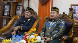 foto :  Bupati Mudyat Noor dalam pertemuan silaturahmi yang penuh kehangatan dengan Sultan Paser, Aji Muhammad Jarnawi    (Istimewa)
