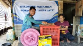 Foto: Serah terima bantuan Polres PPU ke POKDAKAN TUNAS JAYA (Dok. Istimewa)
