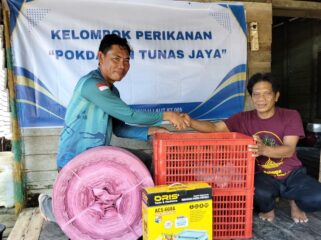 Foto: Serah terima bantuan Polres PPU ke POKDAKAN TUNAS JAYA (Dok. Istimewa)