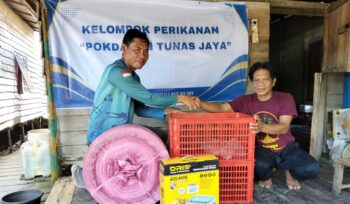Foto: Serah terima bantuan Polres PPU ke POKDAKAN TUNAS JAYA (Dok. Istimewa)