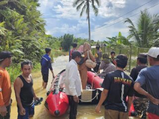 Foto: Suasana evakuasi korban banjir (Dok. BPBD)