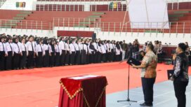Foto: Mudyat Noor saat melantik 696 ASN Dome Anden Eko (Dok.Humas PPU)
