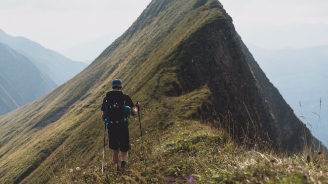 
					Foto: Mendaki gunung (Dok: Freepik)