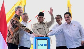 Foto: Presiden Prabowo saat meresmikan dimulainya pembangunan ekosistem industri baterai kendaraan listrik terintegrasi (Dok. instagram/@prabowo)