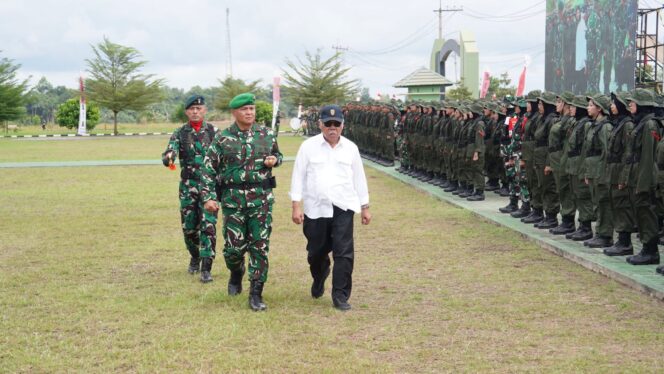 
					Foto : Latihan bela negara l bagi 576 Calon Pegawai Negeri Sipil (CPNS) Otorita Ibu Kota Nusantara (Dok. Pendam VI/Mlw)